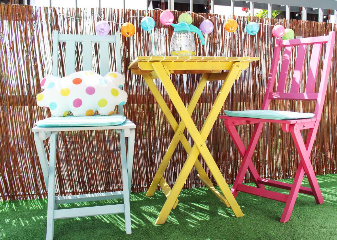 JAK URZĄDZIĆ BALKON W BLOKU. TRAWA NA BALKONIE